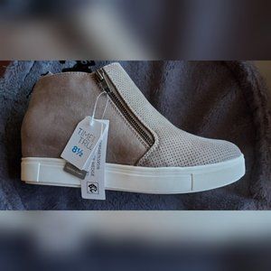 Brand New NEVER WORN Time and Tru Wedge Sneaker Shoes